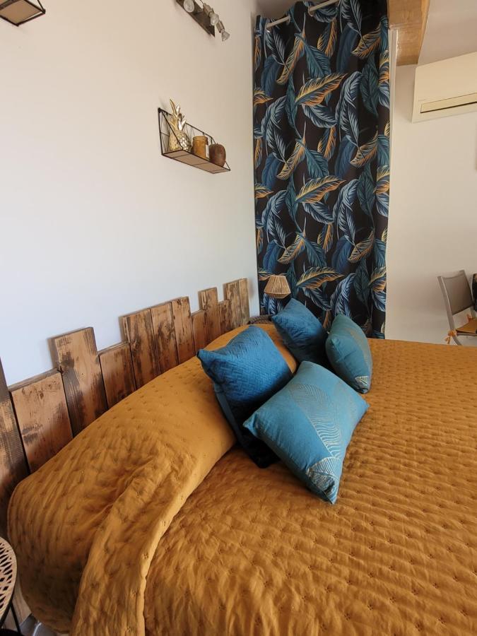 Studio Dans Maisonnette En Pierre 르카스틀레 외부 사진